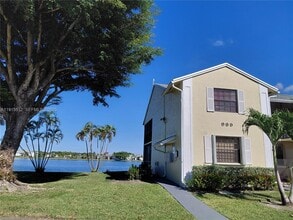 999 Hamilton Dr in Homestead, FL - Building Photo - Building Photo