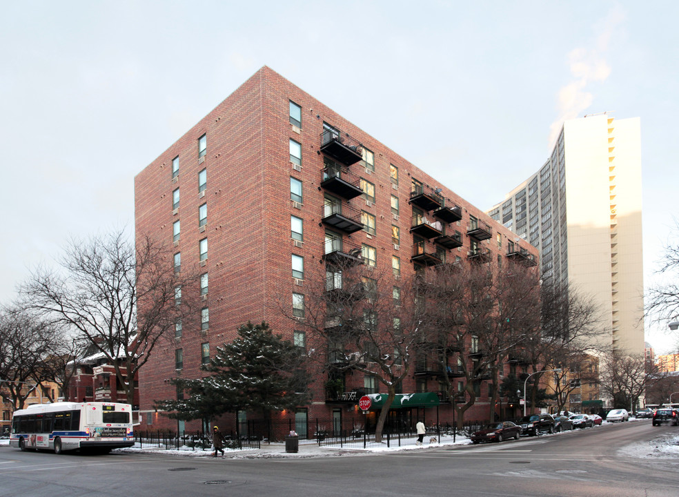 Coronado in Chicago, IL - Building Photo