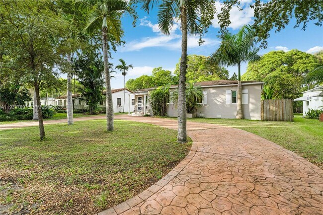 125 NW 88th St in El Portal, FL - Building Photo - Building Photo