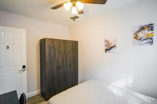 1409 E Waters Ave in Tampa, FL - Building Photo