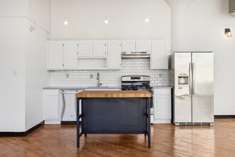 2 Union St, Unit 1G in Jersey City, NJ - Building Photo - Building Photo