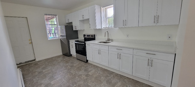 101-103-103 Shultas Pl