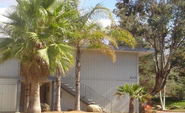 Palms in Vista, CA - Foto de edificio - Building Photo