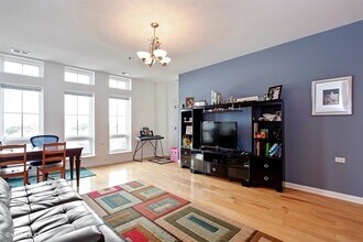 3450 S Halsted St in Chicago, IL - Building Photo - Building Photo
