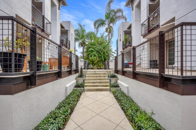 5410 W 149th Pl in Hawthorne, CA - Foto de edificio - Building Photo