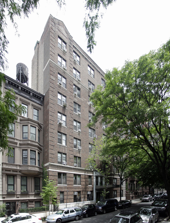 15 W 75th St in New York, NY - Building Photo