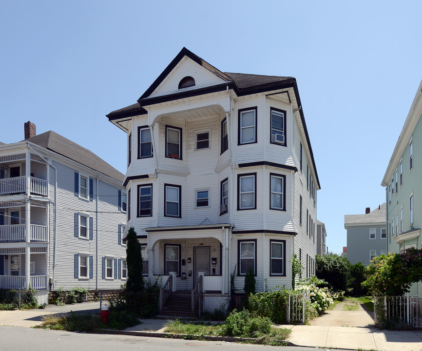 154 Hathaway St in New Bedford, MA - Building Photo