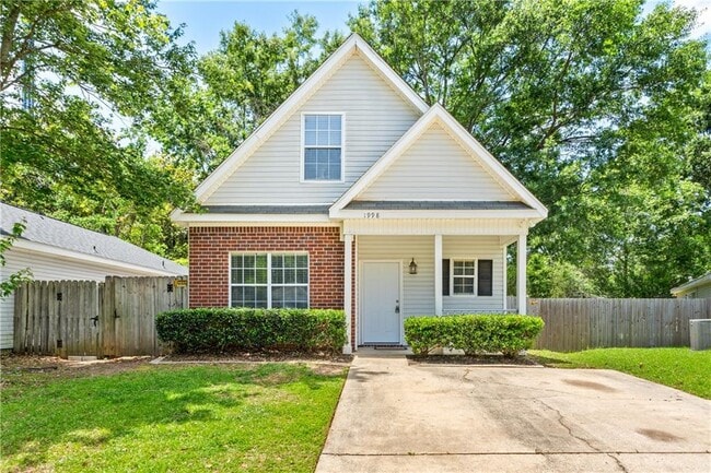 property at 1998 Laurel Oak Ct