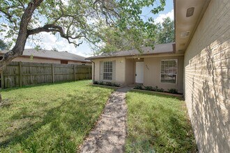 4843 Beechaven St in Houston, TX - Building Photo - Building Photo