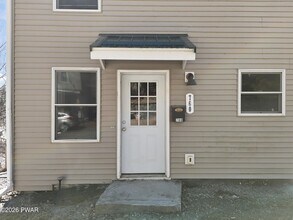 760 Hudson St in Hawley, PA - Foto de edificio - Building Photo