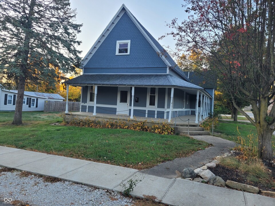 317 Elm St in Rockville, IN - Foto de edificio