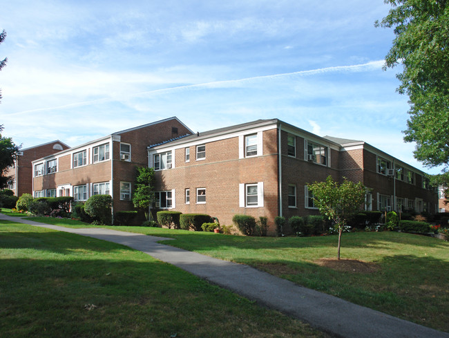 Longacre Gardens Corporation in White Plains, NY - Foto de edificio - Building Photo