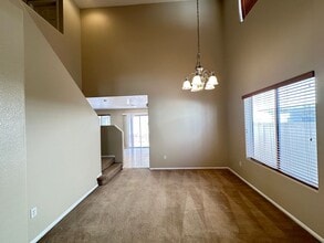 8055 S Joaquin Gully Ct in Las Vegas, NV - Building Photo - Building Photo