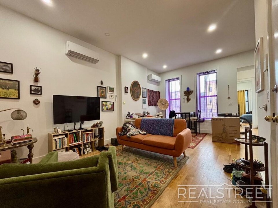 37 Linden St in Brooklyn, NY - Building Photo