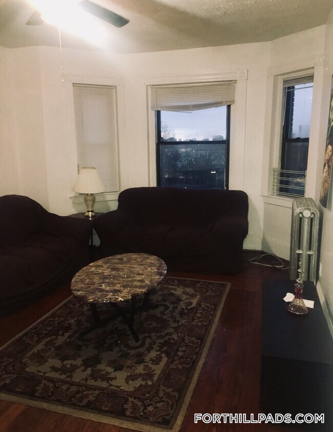 property at 4.5 Centre St