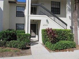 4733 Winslow Beacon in Sarasota, FL - Building Photo