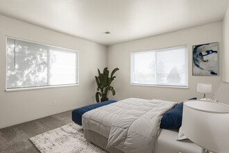 Cedar Trail Apartments in Kalamazoo, MI - Foto de edificio - Building Photo