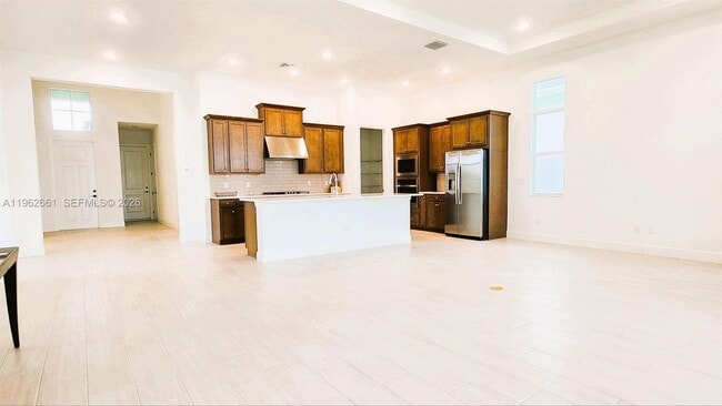 property at 5243 Rivo Alto Cir