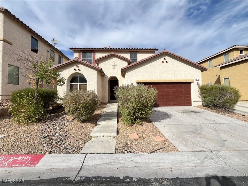 9160 Beautiful Flower Ct in Las Vegas, NV - Foto de edificio