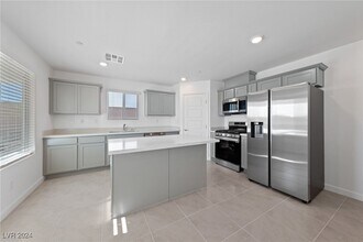 3541 Arcadian Sea St in Las Vegas, NV - Foto de edificio - Building Photo