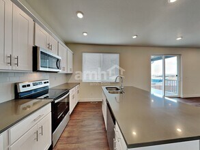 3909 Wyedale Wy in Colorado Springs, CO - Foto de edificio - Building Photo