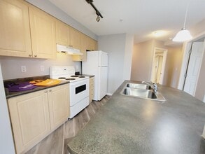 622 McAllister Loop SW in Edmonton, AB - Building Photo - Building Photo