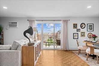 Monastery Apartments in Cincinnati, OH - Foto de edificio - Building Photo