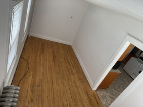229 River St, Unit 1 in Newton, MA - Building Photo - Building Photo