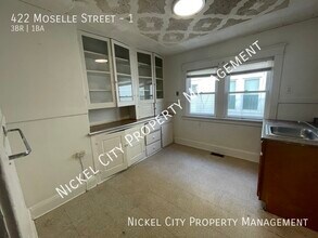 422 Moselle St in Buffalo, NY - Building Photo - Building Photo