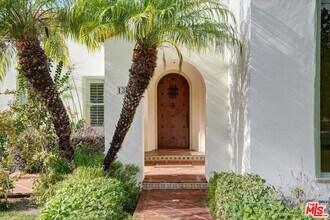 135 N Gower St in Los Angeles, CA - Building Photo - Building Photo