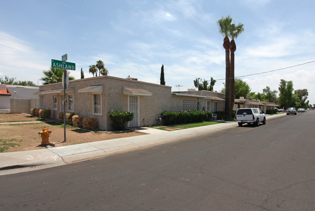 701 E Main St in Mesa, AZ - Building Photo