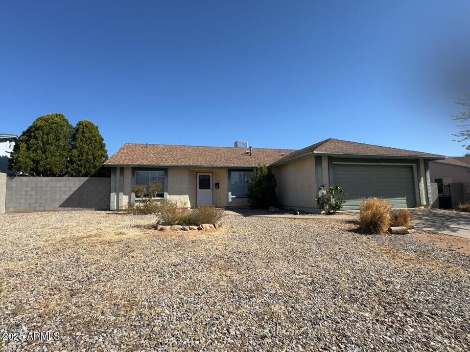 1821 E Periwinkle Way in Sierra Vista, AZ - Building Photo