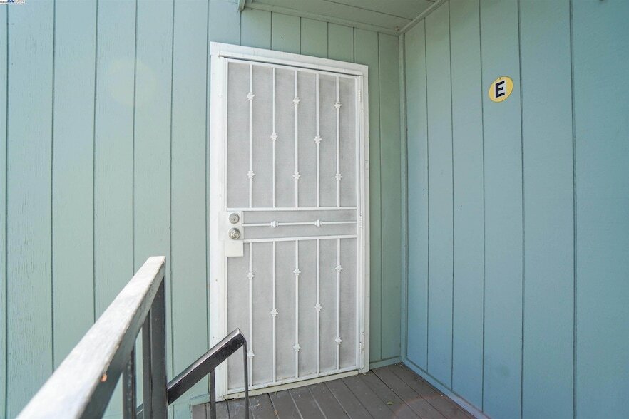 3670 Silver Oaks Way, Unit E in Livermore, CA - Building Photo