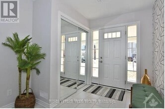 707 Juneberry Ln in Ottawa, ON - Building Photo - Building Photo
