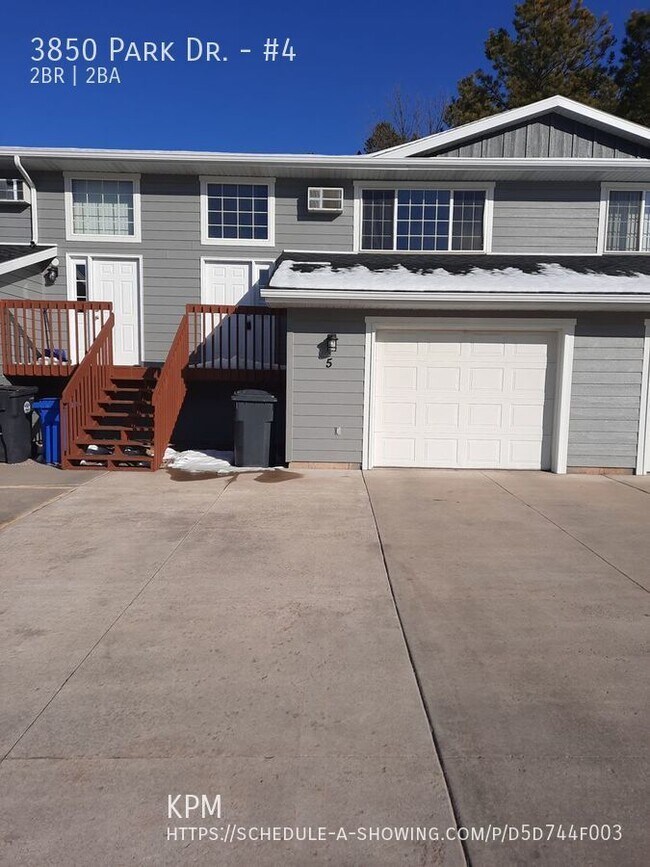 property at 3850 Park Dr