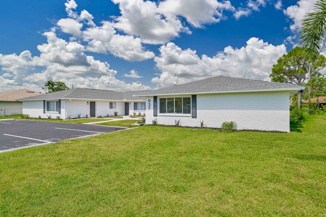 937 SE 23rd Pl in Cape Coral, FL - Building Photo