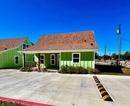 333 Guadalupe St in Kerrville, TX - Building Photo - Building Photo