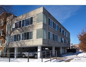 2834 W Addison St in Chicago, IL - Building Photo - Building Photo