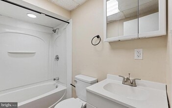 214 E Broad St in Millville, NJ - Building Photo - Building Photo