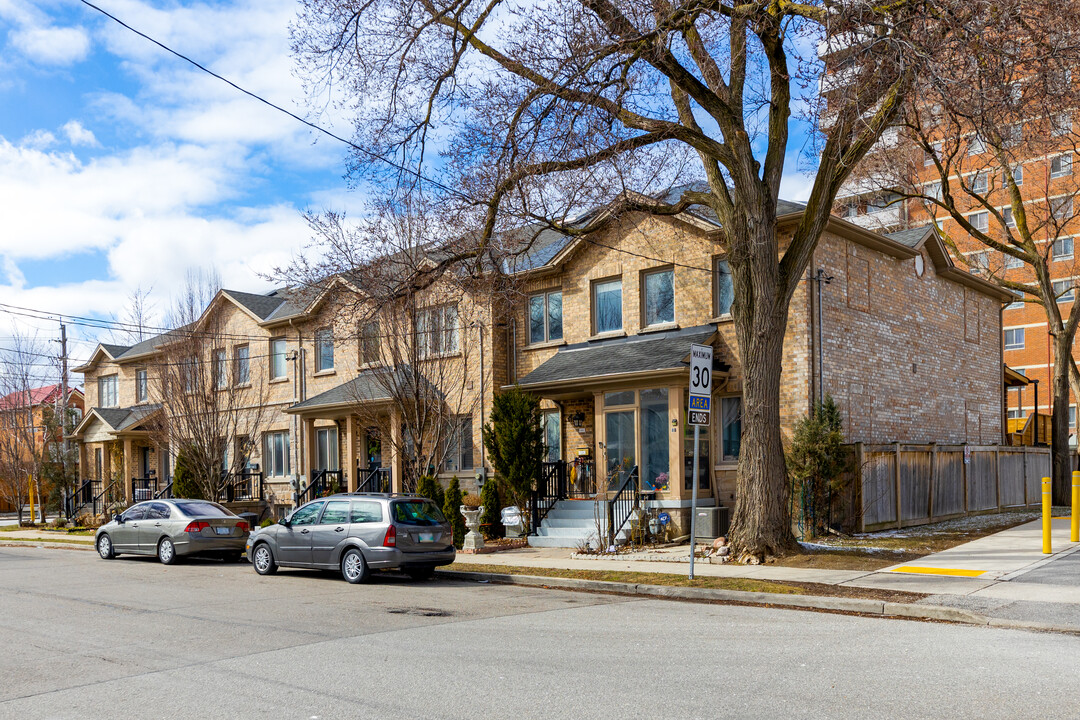 4B Tedder St in Toronto, ON - Building Photo