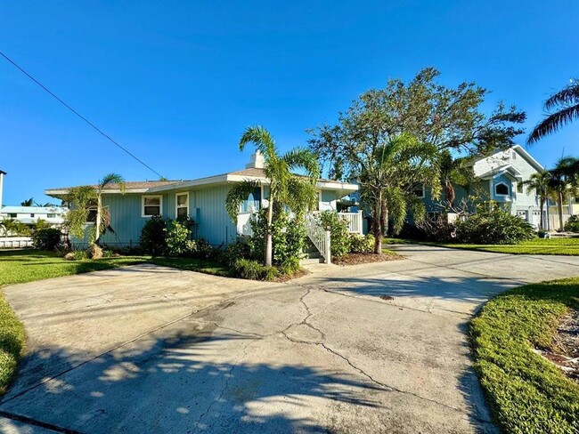 4112 Beach Dr SE in St. Petersburg, FL - Building Photo - Building Photo