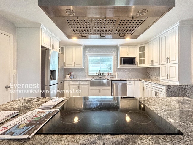 8210 Mara Vista Ct in Orlando, FL - Building Photo - Building Photo