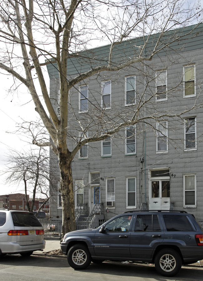 65 Oakland Ave in Jersey City, NJ - Building Photo - Building Photo