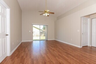 535 Royal Ridge St in Valrico, FL - Foto de edificio - Building Photo