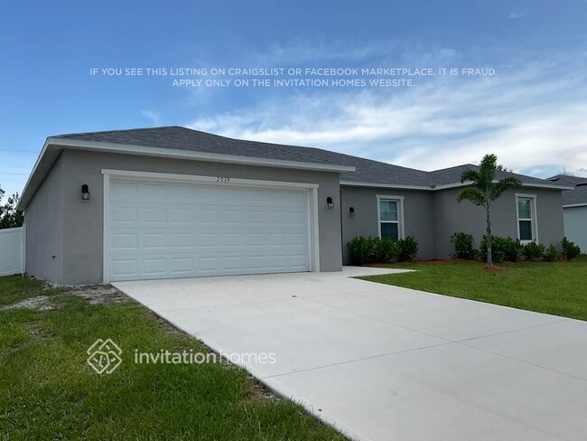 2039 Harbell Ave SW in Palm Bay, FL - Foto de edificio - Building Photo