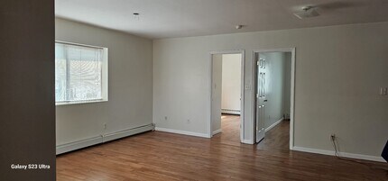 5717 108th St, Unit 2 in Corona, NY - Building Photo - Building Photo