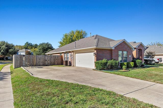 138 Yosemite Ln in Terrell, TX - Foto de edificio - Building Photo