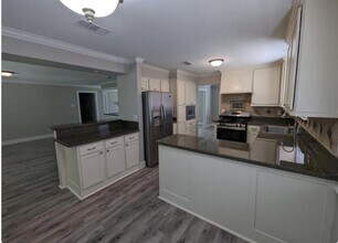 6026 Warm Springs Rd in Houston, TX - Building Photo - Building Photo