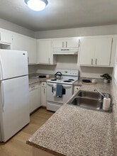 Vantage Point Apartments in Bakersfield, CA - Foto de edificio - Building Photo