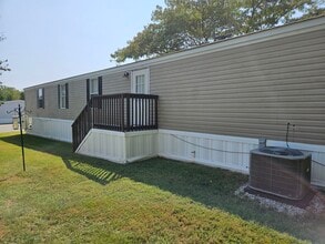 38 Lynnwood Cir in Clarksville, TN - Building Photo - Building Photo